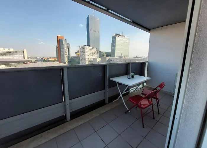 Apartamento Tower With Private Terrace Next To Uno