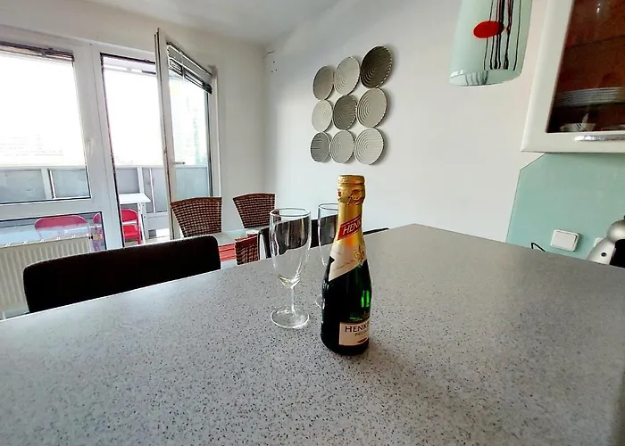 Apartamento Tower With Private Terrace Next To Uno