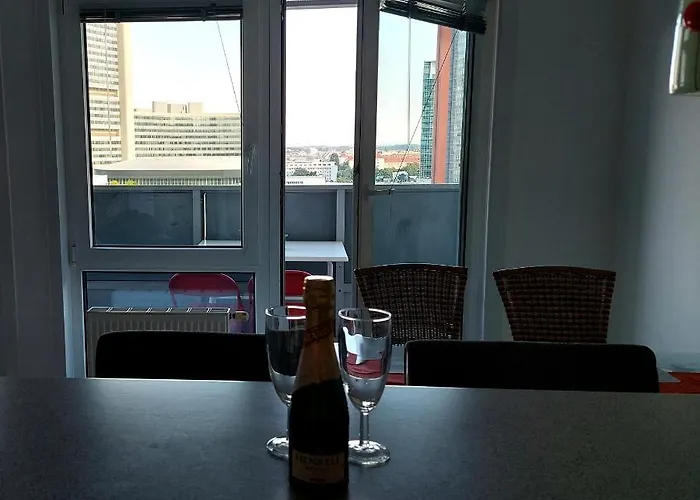 Apartamento Tower With Private Terrace Next To Uno